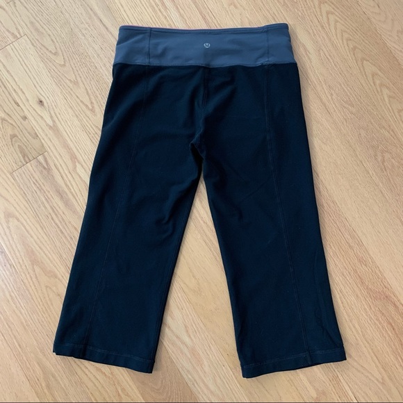 Lululemon Reversible Crop Pants - Picture 5 of 11